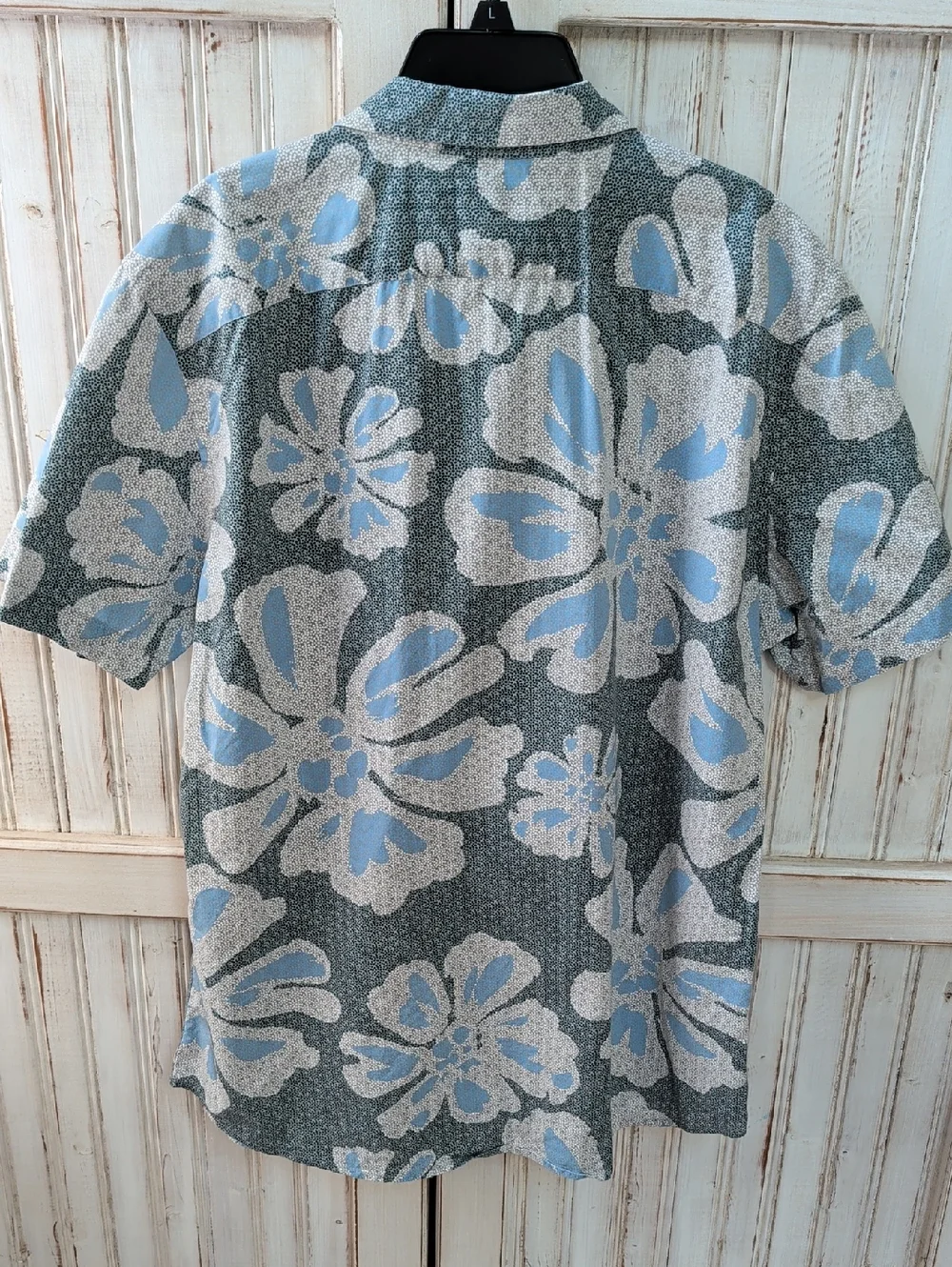 Banana Republic, Blue And Gray Floral Short Sleeve Shirt. Large